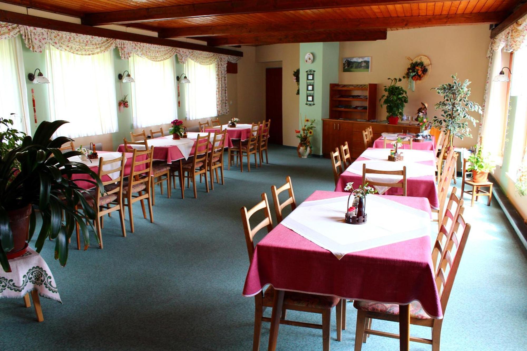 Pension & Ferienwohnung Sonnleiten Gnesau Exteriör bild