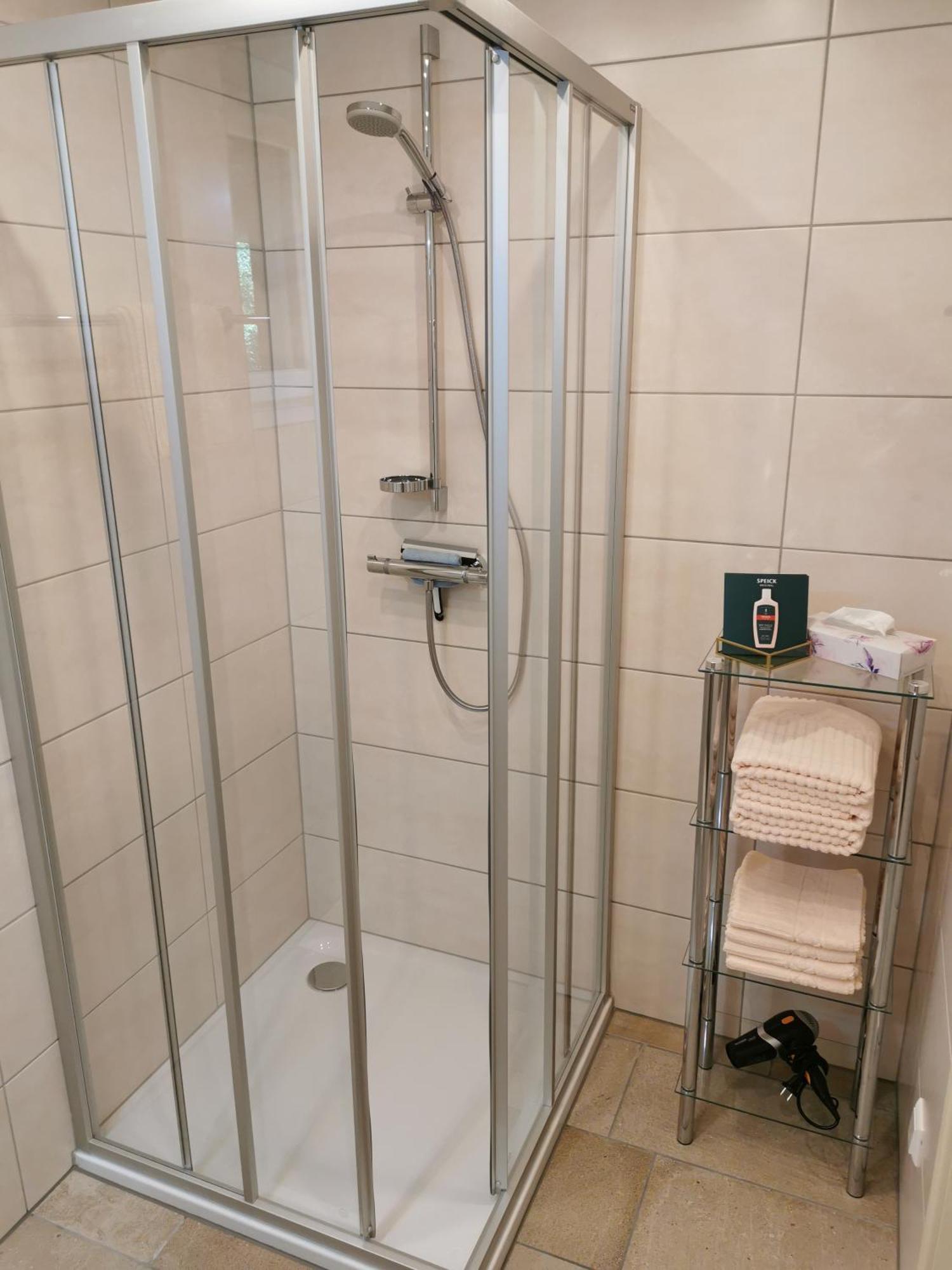 Pension & Ferienwohnung Sonnleiten Gnesau Rum bild