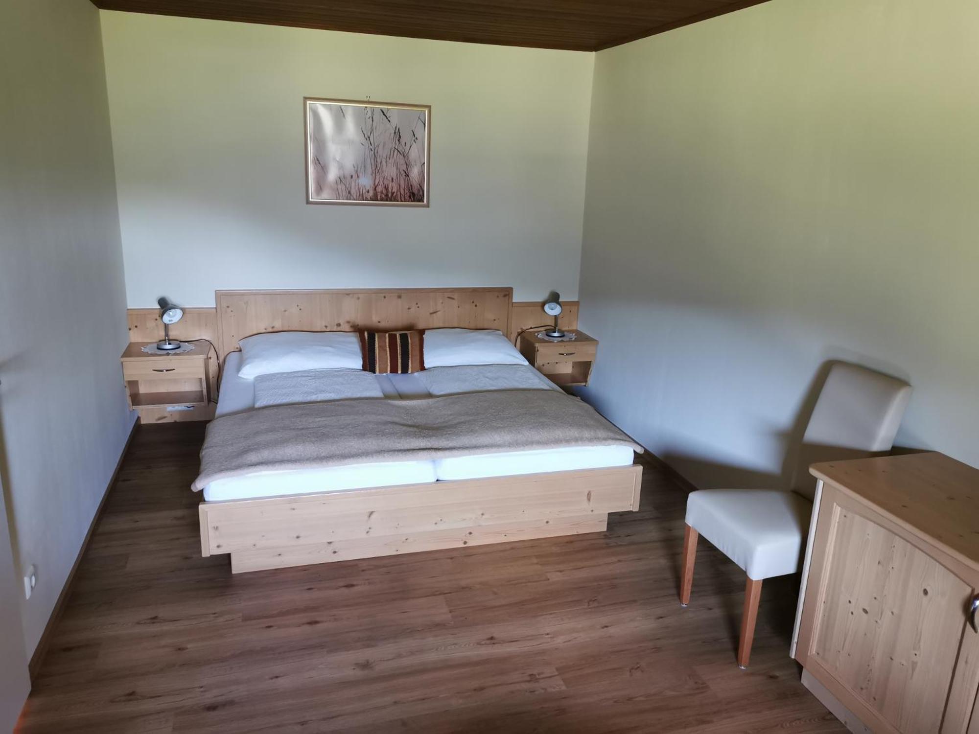 Pension & Ferienwohnung Sonnleiten Gnesau Rum bild