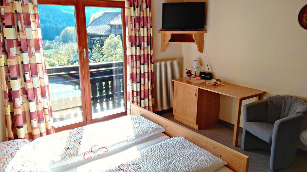 Pension & Ferienwohnung Sonnleiten Gnesau Exteriör bild